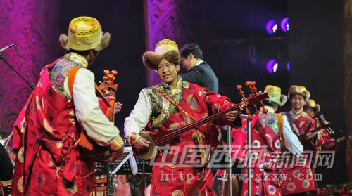 西藏2015新年音乐会19首作品带给观众视听盛宴