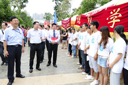 云师大首届“校园开放日”开放办学迎中学生参观