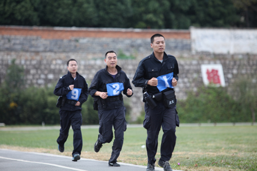 用生命践行责任与使命 用忠诚铸就蓝盾和警——昆明铁路公安局昆明公安处“二级英雄模范”班超同志事迹