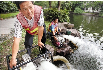 三轮暴雨持续袭浙 各地保生产防水患