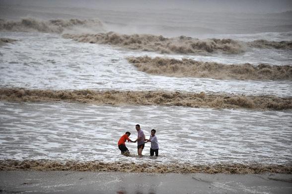 强台风“布拉万”造成舟山海域狂风暴雨