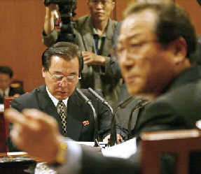 Koreas agree on peaceful fix to nuke flap