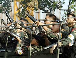 Renegade soldiers hold on in Philippine capital