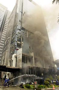 Jakarta hotel bomb kills 10, injures 103