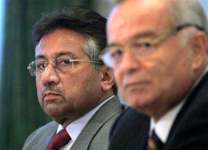 Pakistani President Gen. Pervez Musharraf, left, and his Uzbek counterpart Islam Karimov are seen during a joint news conference in Tashkent Sunday, March 6, 2005. During his two-day visit to Uzbekistan, Musharraf will meet with his Uzbek counterpart Islam Karimov to discuss bilateral cooperation, regional security and joint steps against international terrorism, the Foreign Ministry said. [AP]