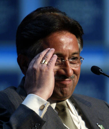 Pakistan President Pervez Musharraf said on Tuesday his forces believed they had nearly hunted down Osama bin Laden about 10 months ago but the trail had since gone cold. Musharraf gestures during his speech at the World Economic Forum (WEF) in the Congress Hall in Davos. Picture taken January 22, 2004. [Reuters/file]