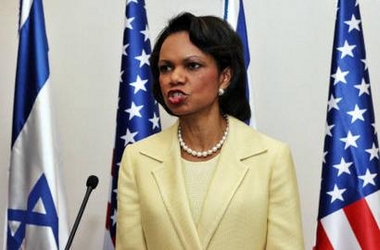 U.S. Secretary of State Condoleezza Rice delivers a statement before her meeting with Israel's Prime Minister Ariel Sharon in Jerusalem June 19, 2005. Israel and the Palestinian Authority have agreed that Jewish settler homes in the Gaza Strip will be destroyed when Israel pulls out of the area, Rice said on Sunday. REUTERS