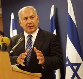 Israel's Finance Minister Benjamin Netanyahu gestures during a press conference announcing his resignation, in the Finance Ministry in Jerusalem, Sunday, Aug. 7, 2005.