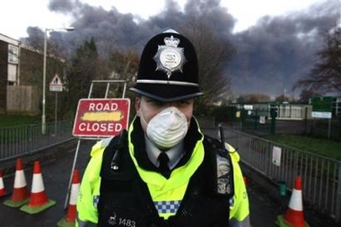British fire crews to battle oil depot blaze 