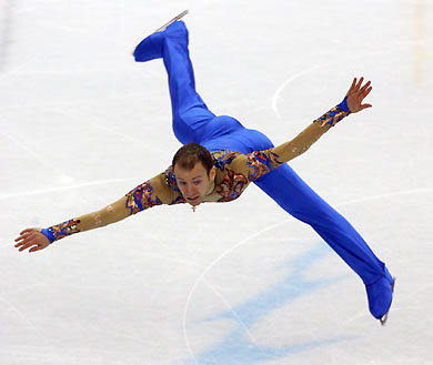 Ilia Klimkin from Russia performs during the figure skating men's Short Program at the Torino 2006 Winter Olympic Games in Turin, Italy February 14, 2006. [Reuters]