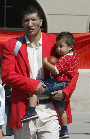 Chinese athletes return home