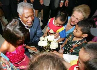 Fight AIDS as much as terrorism, Annan tells US