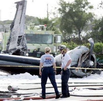 All three aboard survive plane crash in US