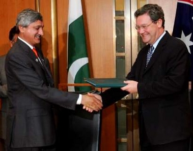 Australia, Pakistan sign counter-terrorism pact