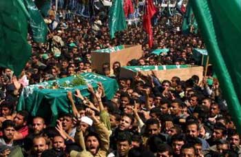 Angry Palestinians bury Hamas leader