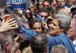 Kerry questions Bush on Iraq deadline