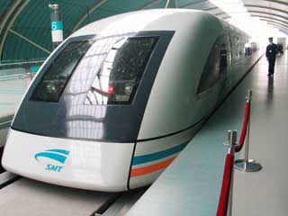 Shanghai maglev ticket prices cut by 1/3