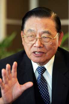 KMT leader: Mainland visit to recall past, do business