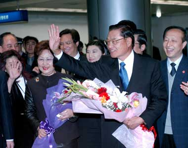 KMT leader: Taiwan people seek peace