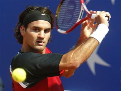 Federer advances at Monte Carlo Masters