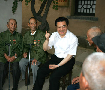 President meets with veteran soldiers