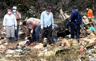 Rescuers search bodies of Venezuela air crash