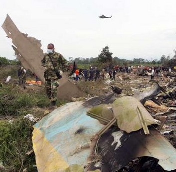 Rescuers search bodies of Venezuela air crash