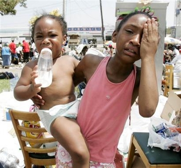 Troops Bring Food, Medicine to New Orleans