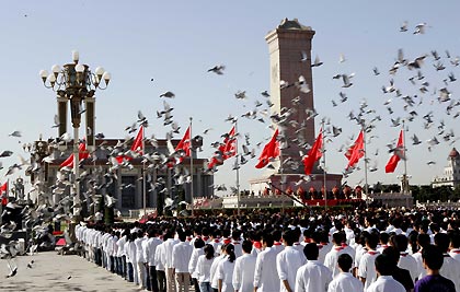 China marks 60th anniversary of war victory