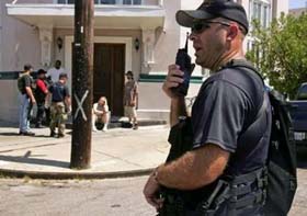 Cops, troops warn holdouts in New Orleans