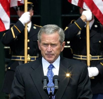 Bush's approval rating dips below 40 pct