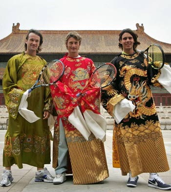 Spanish tennis players in Chinese royal attires