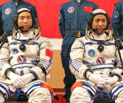 China opens new chapter in space history