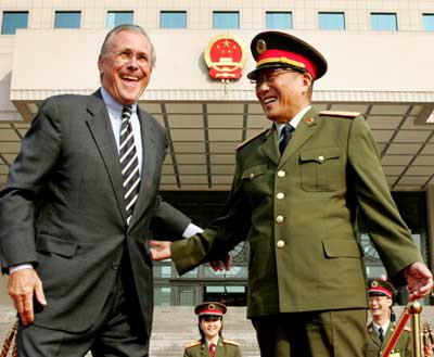 Rumsfeld holds candid talks with China defense chief