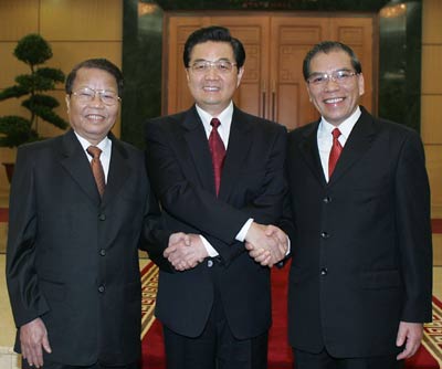 Hu's visit to Viet Nam takes ties to new high