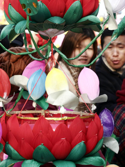 Shopping for Lantern Festival