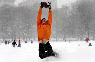 Biggest snowstorm hits New York