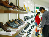 EU to impose 20% duties on shoes from China