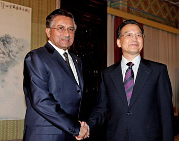 Wen Jiabao, Musharraf meet in Beijing