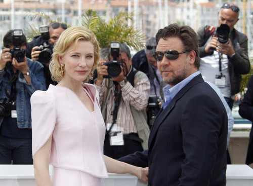 Blanchett and Crowe attend photocall for film 