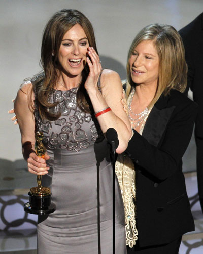 Kathryn Bigelow wins best director