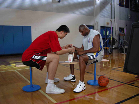 Yaoming & Earvin Johnson 2004 PSA picture