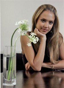 Jessica Alba's words of wisdom for young girls in love