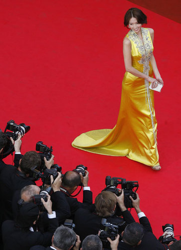 Chi-ling Lin arrives on the red carpet