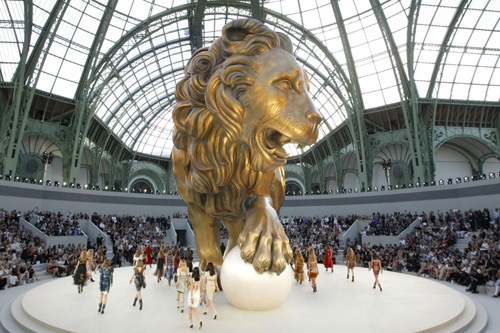 Chanel Haute-Couture Fall/Winter 2010-2011 fashion show