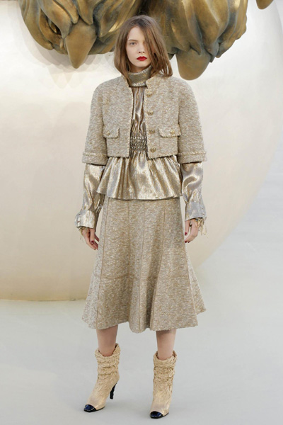 Chanel Haute-Couture Fall/Winter 2010-2011 fashion show