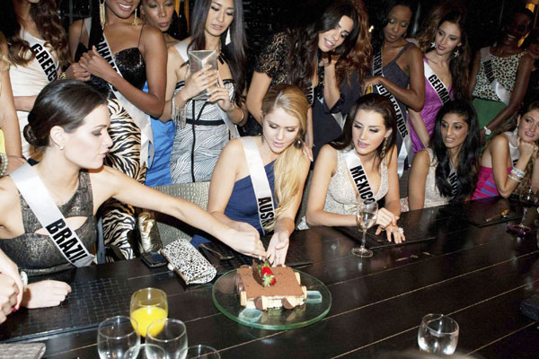 Miss Universe 2011 contestants play football in Sao Paulo