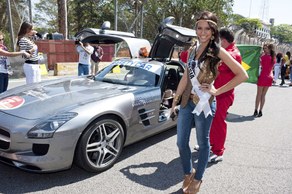 Miss Universe 2011 contestants play football in Sao Paulo