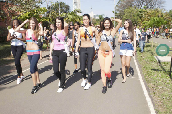 Miss Universe 2011 contestants play football in Sao Paulo