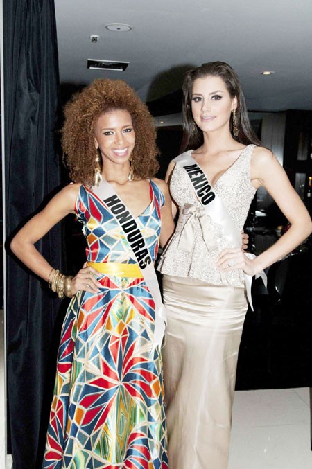 Miss Universe 2011 contestants play football in Sao Paulo